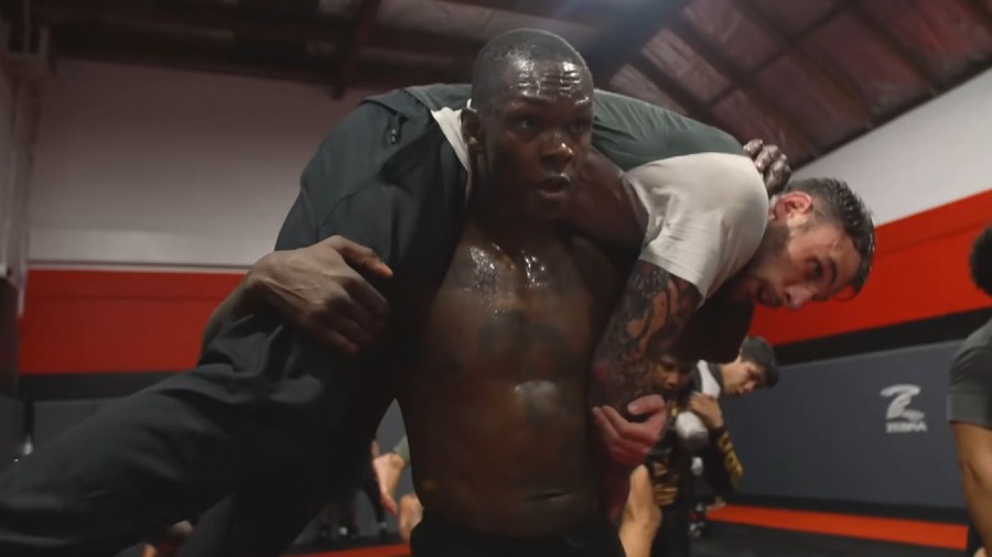 Israel Adesanya podijelio snimku s treninga: pogledajte kako izgleda 'fight camp' za borbu s Vettorijem
