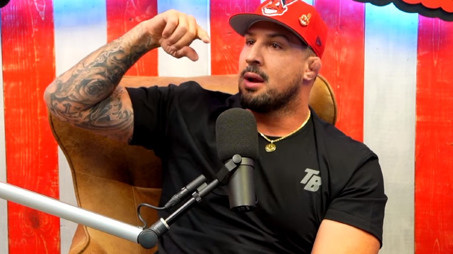 Brendan Schaub prepičao mučnu scenu spašavanja djece iz automobilske nesreće!