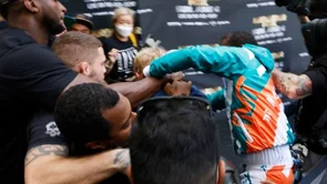 Izbila tučnjava između Jakea Paula i Floyda Mayweathera: YouTuber izazvao pravi kaos!