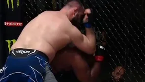 Chris Barnett izgubio spornom sudačkom procjenom, Francis Ngannou poručio: "Namjera je bila jasna"