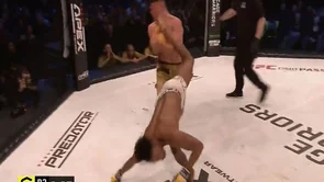 Capoeira na djelu: Borac na Cage Warriors priredbi isporučio nesvakidašnji nokaut!