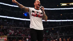 CM Punk službeno napustio slobodnu borbu, vraća se u profesionalno hrvanje!