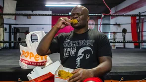 E, ovo je nešto novo: Derrick Lewis ‘prepolovio’ kilažu pred novu UFC borbu!