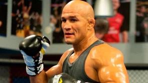 Junior Dos Santos komentirao potencijalni meč između Ngannoua i Furyja: "Francis ima ograničenu tehniku i slabo se kreće"