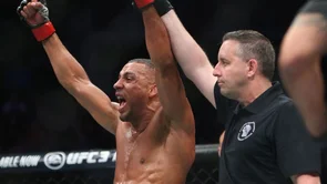 Dana White: “Borba između Barboze i Hookera je trebala završiti puno ranije.”