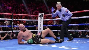 Fury se osvrnuo na dva 'knockdowna' iz četvrte runde: "Nisam ni u jednom trenu pomislio da je gotovo!"