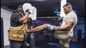 Francis Ngannou o kontroverznom ubodu u oko na meču Aspinall-Gane: “Nije to kao da dobiješ udarac u mu*a…”