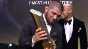 Khabib Nurmagomedov pristupio Kući slavnih: Umirovljeni Dagestanac u emotivnom govoru odao počast pokojnom ocu!