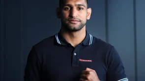 Amir Khan širi teorije zavjere: Ne vjerujem da je virus nastao u Kini, vjerujem da su virus kreirali kako bi isprobali 5G mrežu