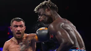 Vasily Lomachenko kroz dvanaest rundi izdominirao Richarda Commeyja!