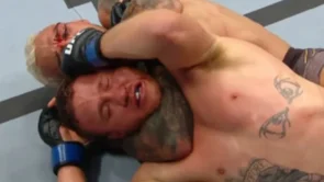 UFC 274: Charles Oliveira završio Justina Gaethjea u prvoj rundi!
