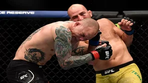 UFC Fight Night 171: Brutalno prebijen Anthony Smith, poispadali su mu zubi