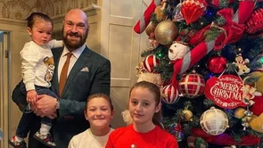 Život Tysona Furyja od samog je početka nevjerojatna priča: Rođen je sa samo 450 grama, školu je napustio u 11. godini života