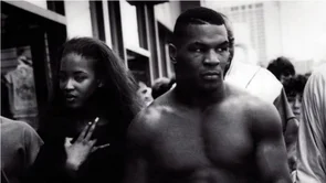 Tysonov menadžer: Ispred WC-a sam čuvao stražu dok se unutra Mike seksao s Naomi Campbell 