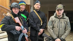 Usyk i Lomachenko navukli vojne uniforme: Kreću u teritorijalnu obranu Ukrajine!