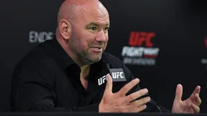 Dana White nije uvjeren u Jonesov odlazak u tešku: Mislim da se jako dobro osjeća kao poluteškaš