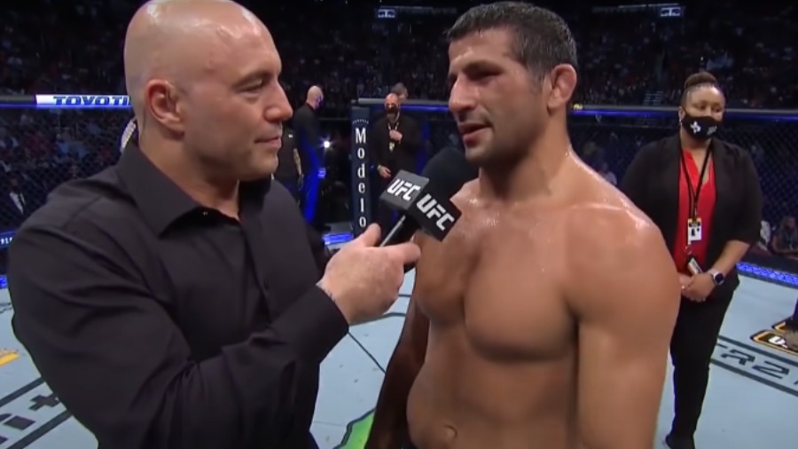 Ali Abdelaziz nije zadovoljan statusom Beneila Darisuha: "On je u nizu od sedam pobjeda, kada će dobiti priliku za napad na pojas!?"