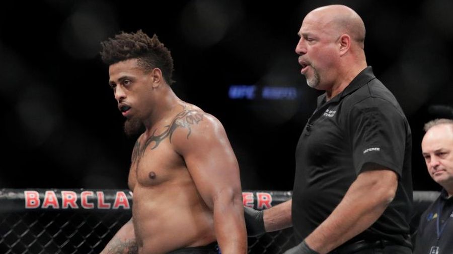 Greg Hardy teško podnosi kritike nakon neslavnog debija