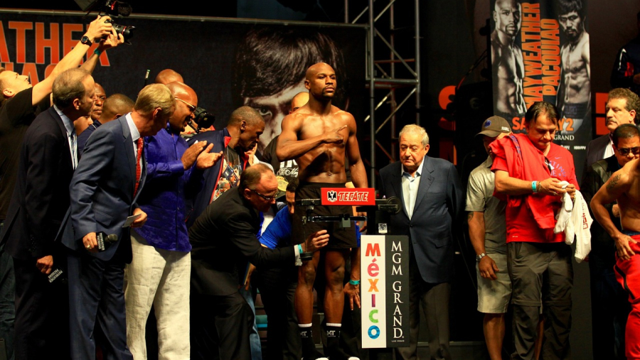 Mayweather poslao oštru poruku McGregoru: Ta propalica nikad neće biti na mojoj razini