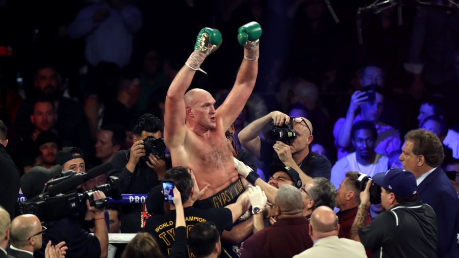 Tyson Fury: Čestitke Deontayu Wilderu, ali kralj se vratio na tron