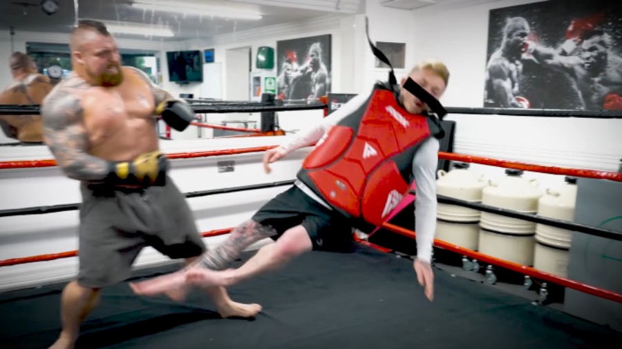 Eddie Hall katapultirao gimnastičara! Pogledajte kako izgleda kada vas udari zvijer od 160 kilograma