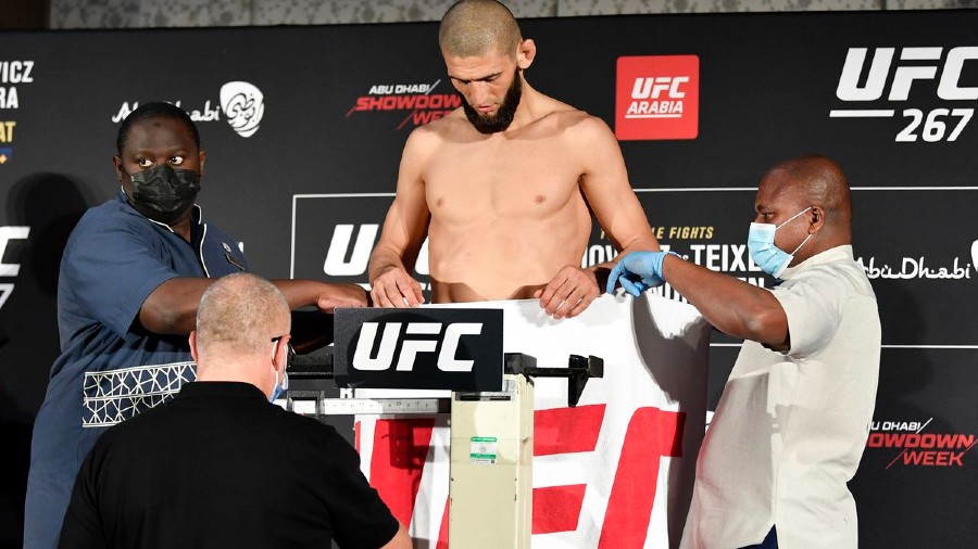 UFC 267: Khamzat Chimaev napravio pomutnju na vaganju