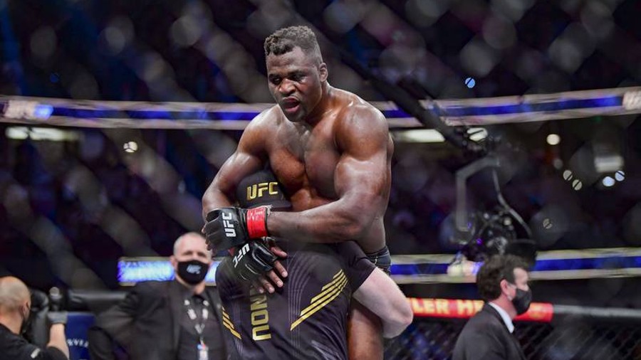 Francis Ngannou vjerojatno mora na operaciju, stanje s koljenom je poprilično ozbiljno!
